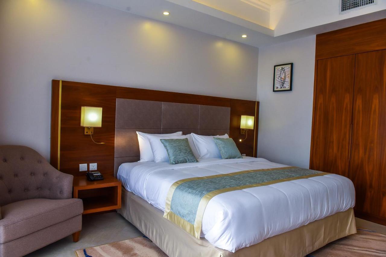 אנטבה Admas Grand Hotel מראה חיצוני תמונה