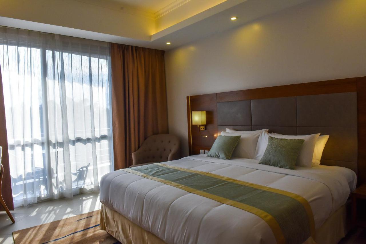 אנטבה Admas Grand Hotel מראה חיצוני תמונה