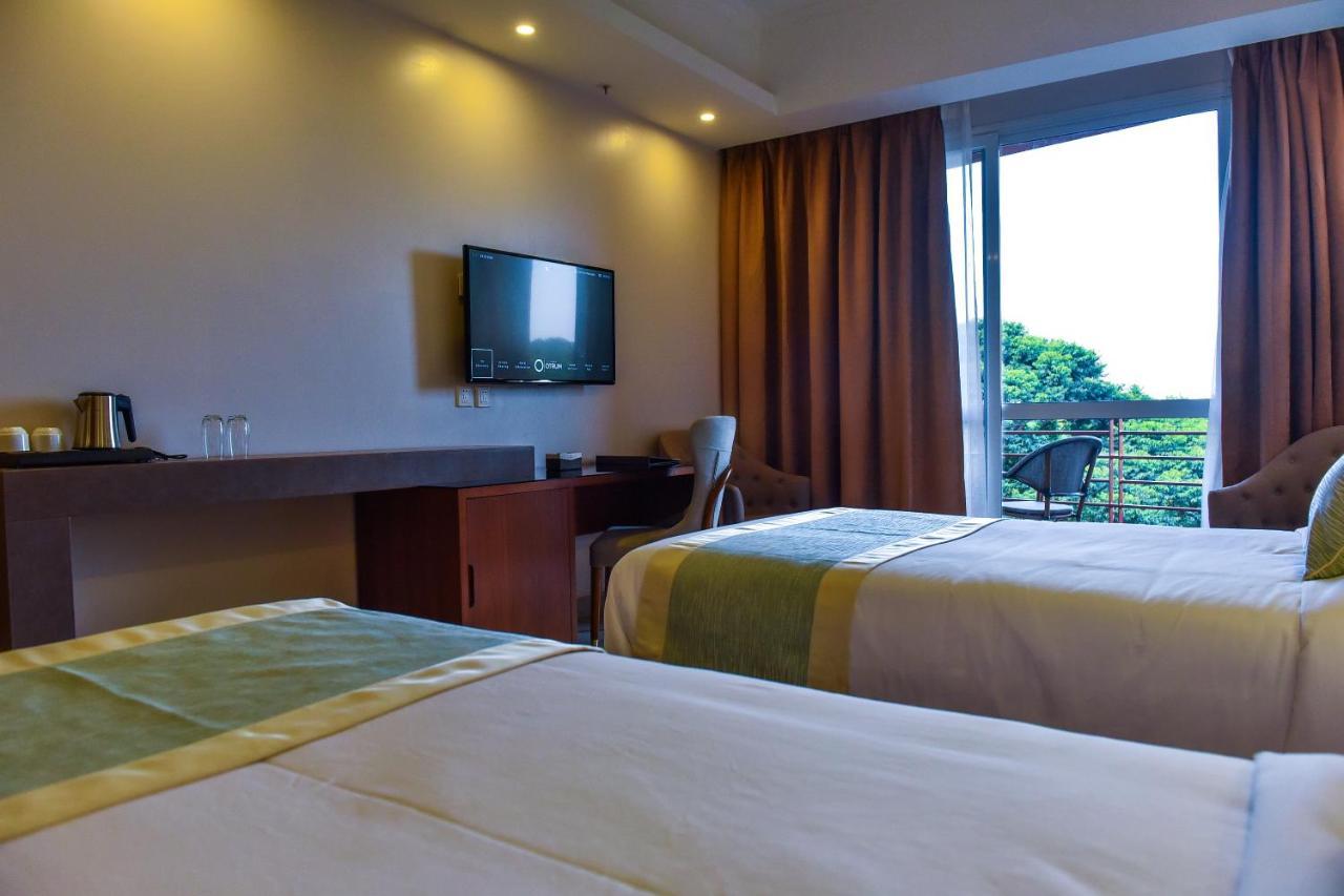 אנטבה Admas Grand Hotel מראה חיצוני תמונה
