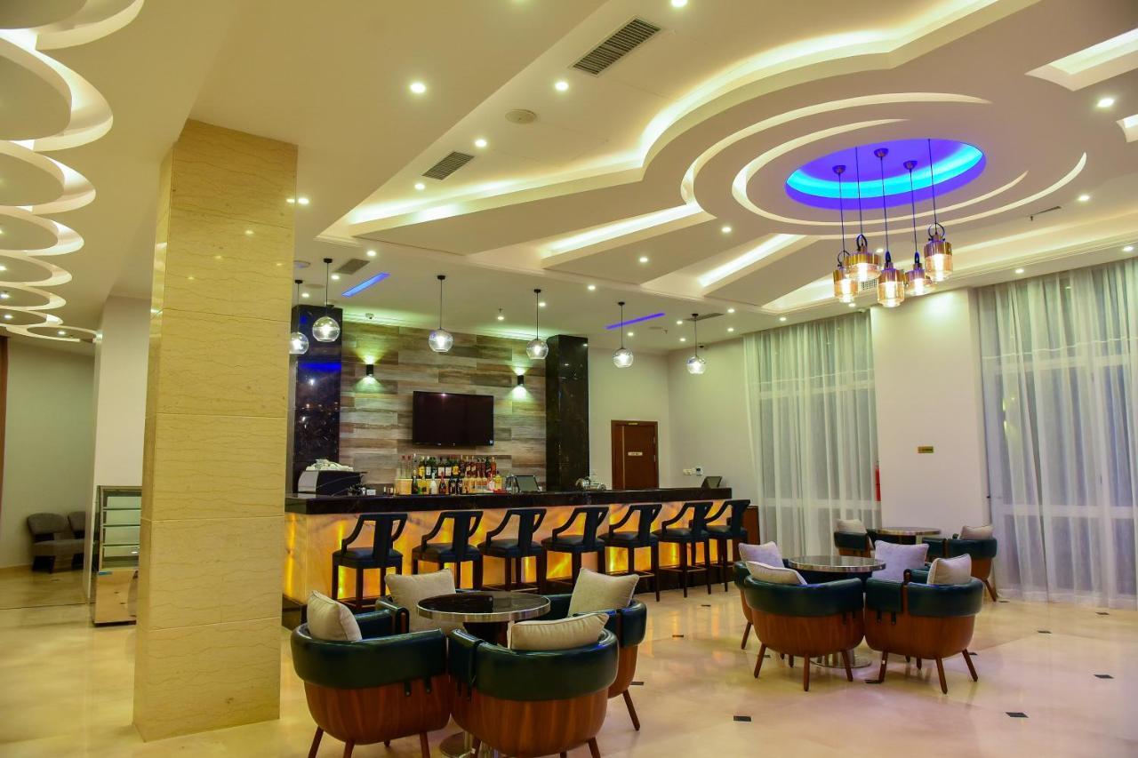 אנטבה Admas Grand Hotel מראה חיצוני תמונה
