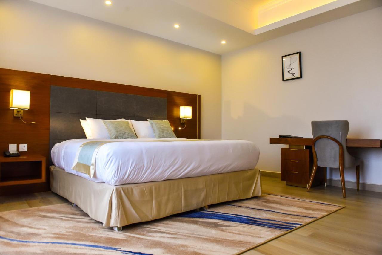 אנטבה Admas Grand Hotel מראה חיצוני תמונה